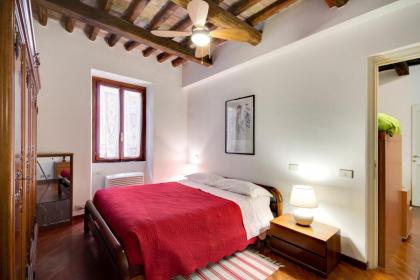 Stunning Pantheon Apartment - image 6