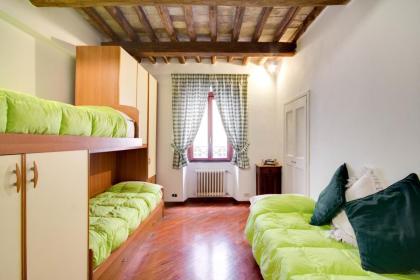 Stunning Pantheon Apartment - image 7