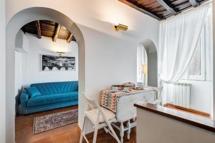 White Coronari Apartment - image 17