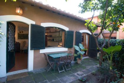 The Palatine Garden Apartment - image 14