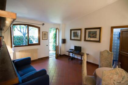 The Palatine Garden Apartment - image 19