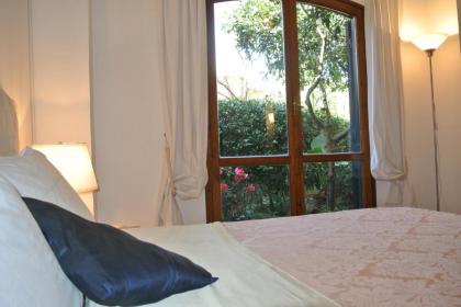 The Palatine Garden Apartment - image 4