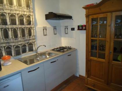 Campo De Fiori Apartment - image 14