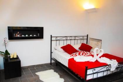 Campo De Fiori Apartment - image 9