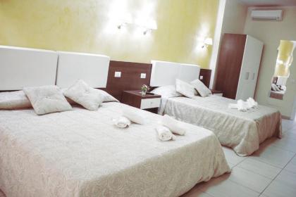 Tiburtina Hotel Holiday - image 1