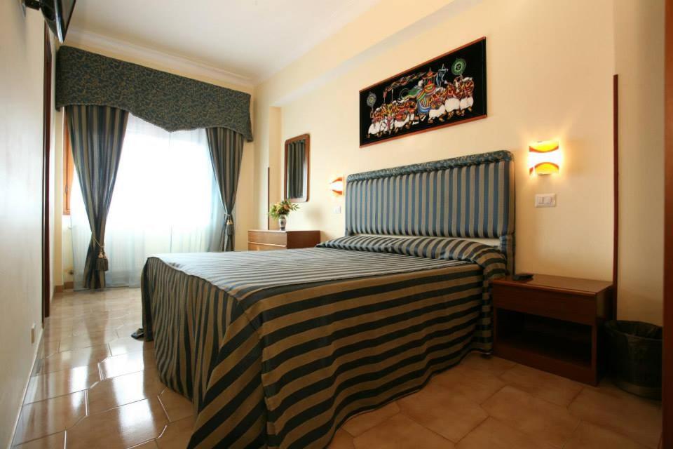 Tiburtina Hotel Holiday - image 4