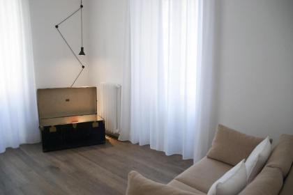 App Leoncino Design Apartment in Rome - image 20