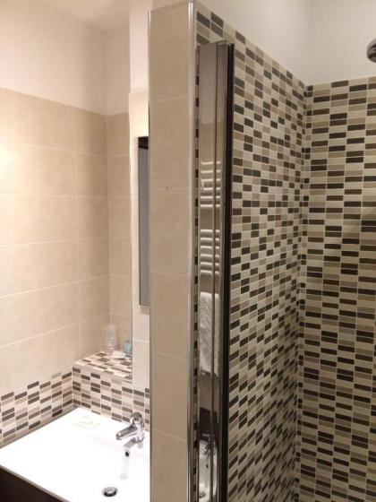 Kings Of Rome Apartments - image 1
