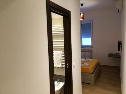Kings Of Rome Apartments - image 4