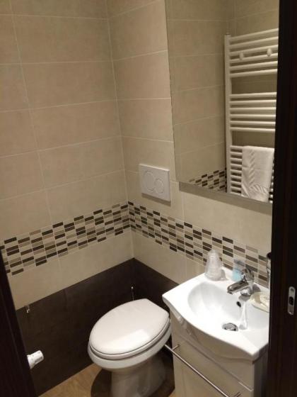 Kings Of Rome Apartments - image 5