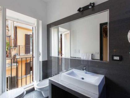 Town House Roma - image 11
