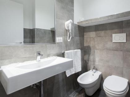 Town House Roma - image 18