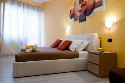 Audrey Rooms - image 18