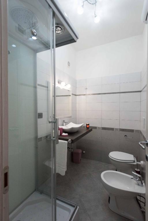 Audrey Rooms - image 2