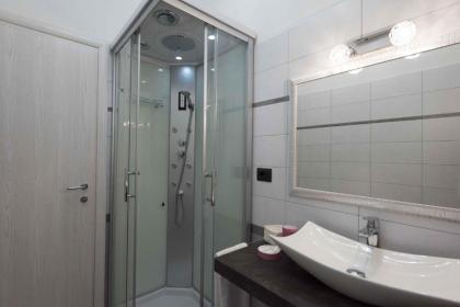 Audrey Rooms - image 7
