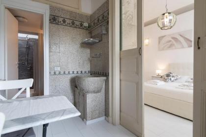 White Borgo Apartment - image 10