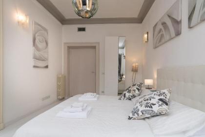White Borgo Apartment - image 8