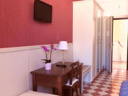 Dnb House Hotel - image 12
