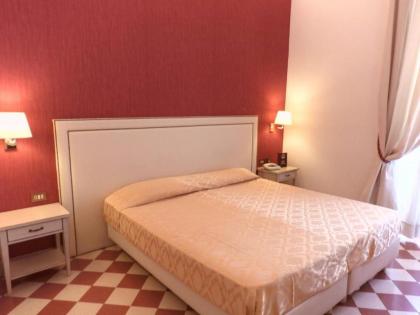 Dnb House Hotel - image 14