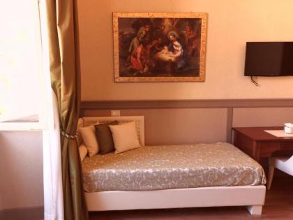 Dnb House Hotel - image 20