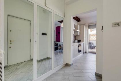 Rome Apartment with terrace Autonomous - image 14