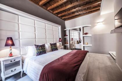 Town House Spagna- luxury Rooms with Jacuzzi Bath - image 14