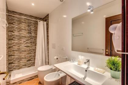 Piccolo Trevi Suites - image 8
