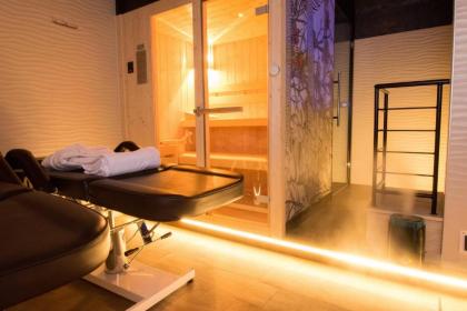 Roma Luxus Hotel - image 13