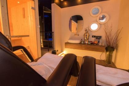 Roma Luxus Hotel - image 17
