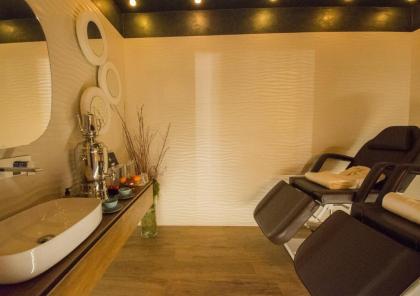 Roma Luxus Hotel - image 19