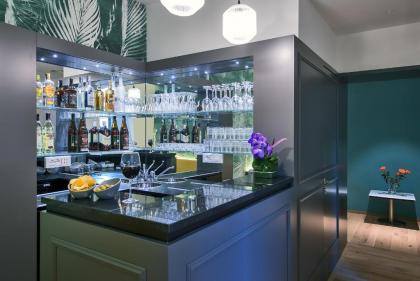 Boutique Centrale Palace - image 9