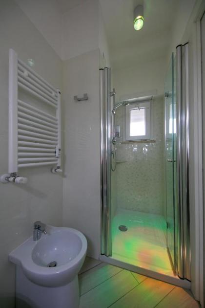 Suites Roma Tiburtina Elegance - image 10