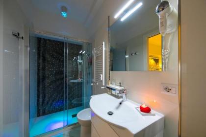 Suites Roma Tiburtina Elegance - image 16