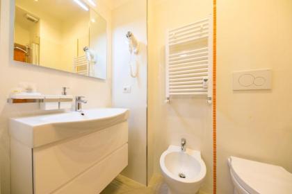 Suites Roma Tiburtina Elegance - image 4