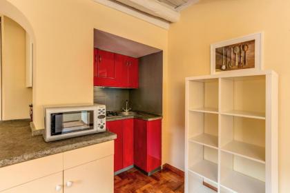 Trastevere Attic with Terrace - image 1