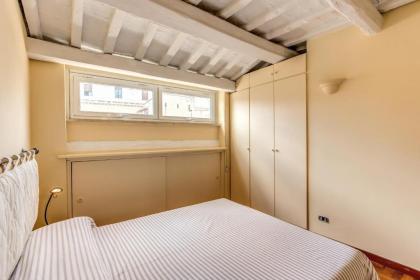 Trastevere Attic with Terrace - image 9