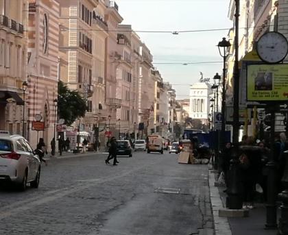 Living Rome Repubblica apartment - image 1