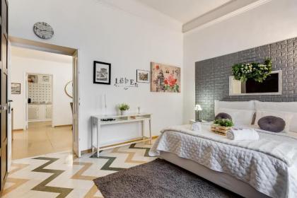 Living Rome Repubblica apartment - image 11