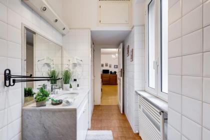 Living Rome Repubblica apartment - image 17