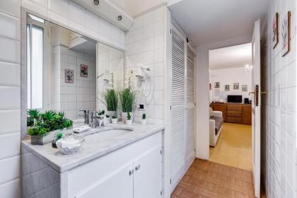 Living Rome Repubblica apartment - image 19