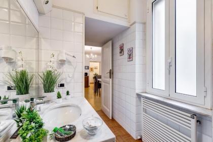 Living Rome Repubblica apartment - image 20