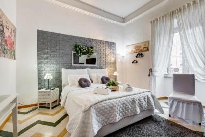 Living Rome Repubblica apartment - image 5