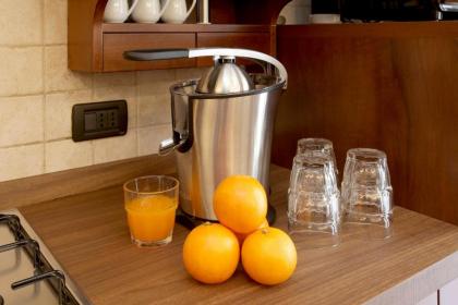J24 B&B - image 12