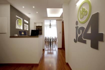 J24 B&B - image 17