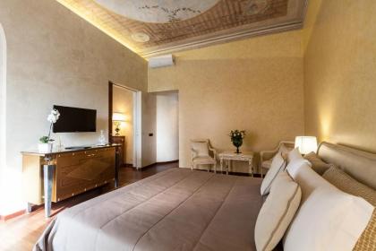 Prestigious Apartment Piazza Navona - image 13