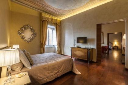Prestigious Apartment Piazza Navona - image 14