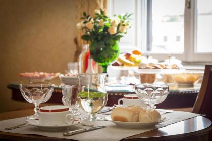 Prestigious Apartment Piazza Navona - image 4