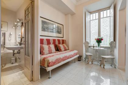 Rome Charming Suites - image 11