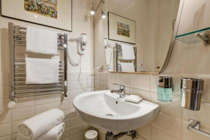 Rome Charming Suites - image 17