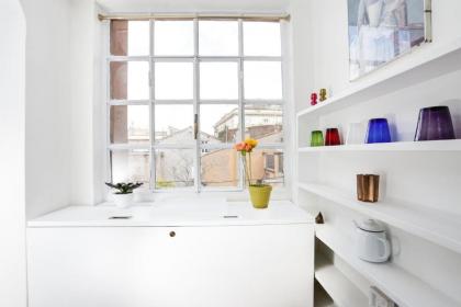 Pantheon Terrace Apartment - image 12